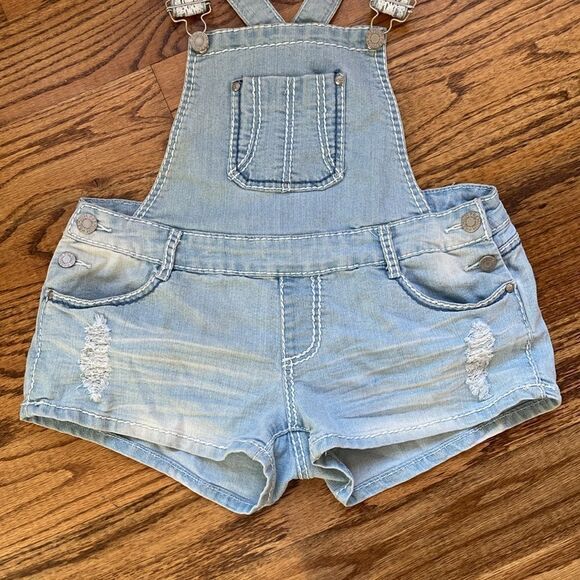 Almost Famous Juniors Light Wash Distressed Lace Short Overalls Juniors Sz 13 - Picture 7 of 14